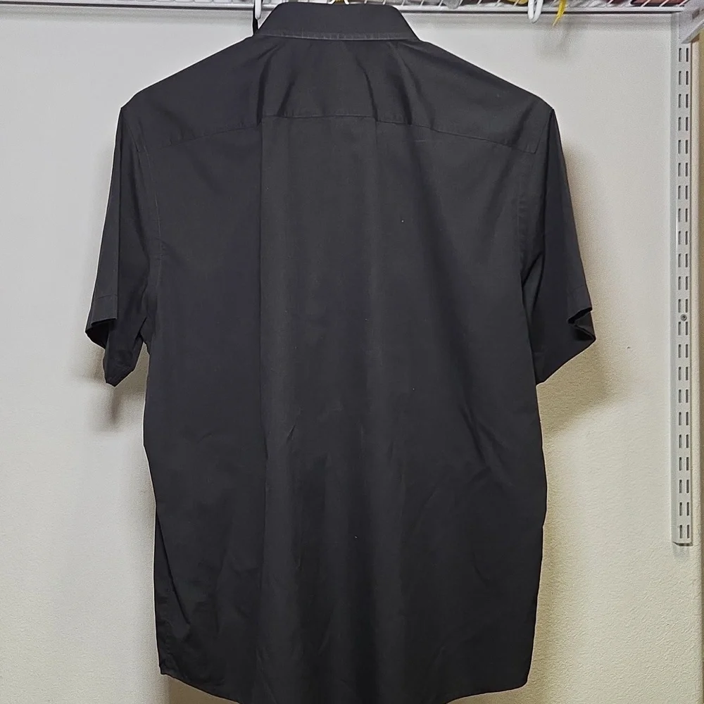 UNTUCKit | Button Down Short Sleeve | Large - Picture 3 of 3